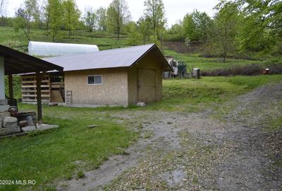 Topoloveni - Casa cu teren 1500 mp langa padure, garaj, anexe - 20