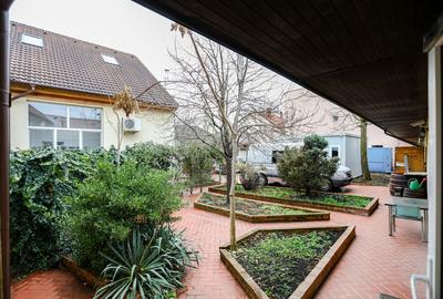 Birou, 760 mp în Central