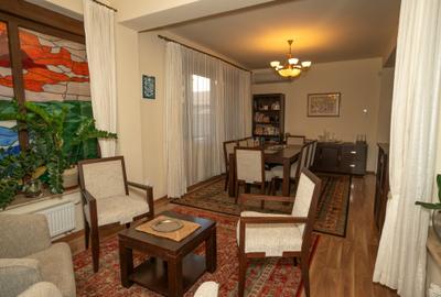 Vila cu PISCINA acoperită, zona centrala în Periș - 2