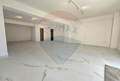 Spatiu comercial in zona Tomis Plus 62mp