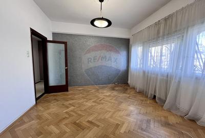 Apartament cu 4 camere nemobilat in P-ta Victoriei langa Orange - 5