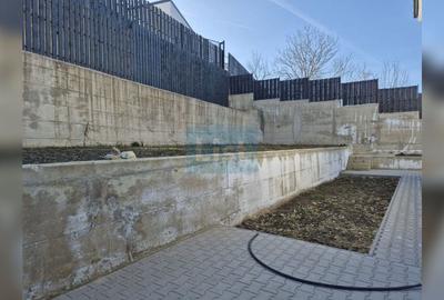 Case cu arhitectura nordica, panouri fotovoltaice, central Dezmir - 12