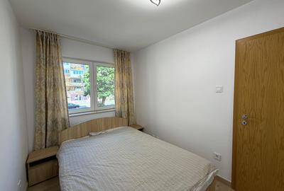 Apartament cu 3 camere, etaj 1/4, decomandat - Cetate - 3