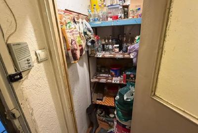 Piata PECO - str. Turnu Magurele, Apartament decomandat cu 3 camere - 65 mp - 4