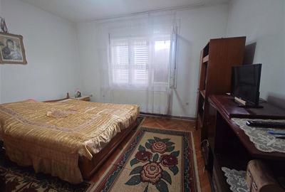 Casa cu teren, aproape de centrul balneo-termal Vata Bai - 1