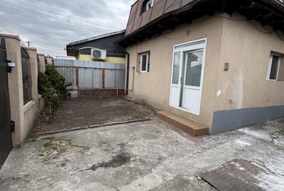 Casă individuală cu 4 camere în B-dul București