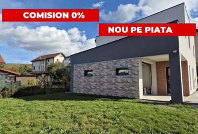 Casă individuală cu 5 camere în Dezmir