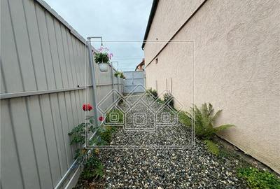 Casa de vanzare in Sibiu -  4 camere, balcon si curte - mobilata - 9