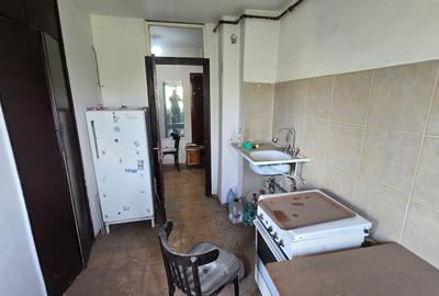 Calea Rahovei. Sector 5. Bloc 1986 | Etaj 3/4 | Centrală proprie - 8