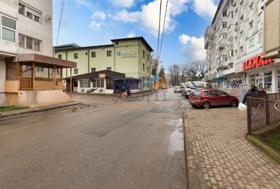 Spațiu comercial DE ÎNCHIRIAT - 1