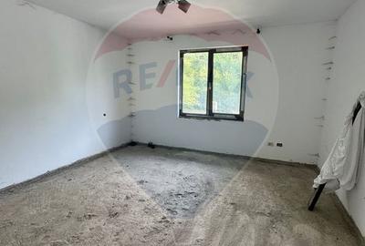 Casă / Vilă cu 7 camere de vânzare - 6