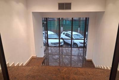 Imobil D+P+E situat in Calea Feldioarei, suprafata 3488 mp, teren 6800 mp ! - 4