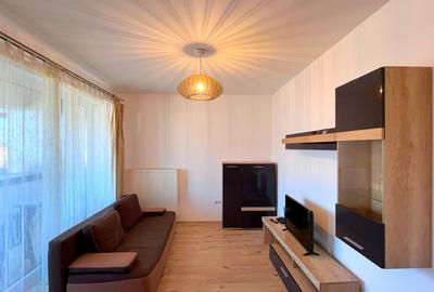 Apartament cu 2 camere decomandat în Tractorul