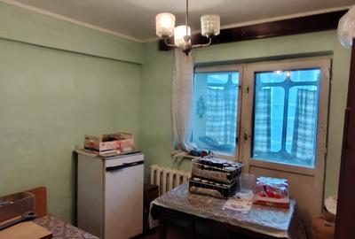 Apartament 4 camere etaj 1 str.Calea Nationala - 6