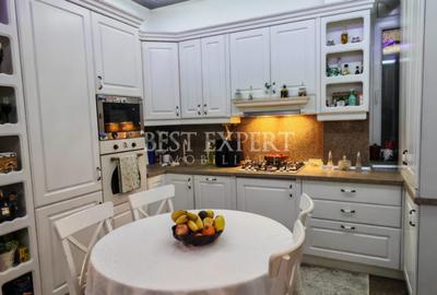 Proprietate Unica Ultracentral | 2 Apartamente pe Etaj | Garaj +Parte subsol - 1