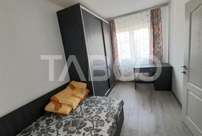 Apartament modern renovat cu bucatarie separata la etaj intermediar - 1