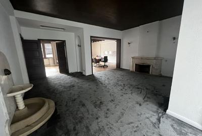 Casă individuală cu 10 camere în P-ța Romană