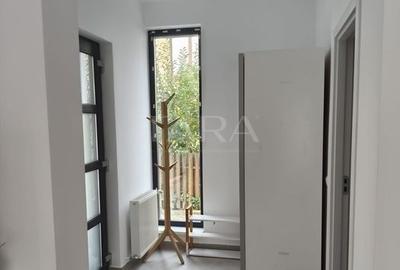 Casă spațioasă, renovată complet, într-o zonă liniștită - 7