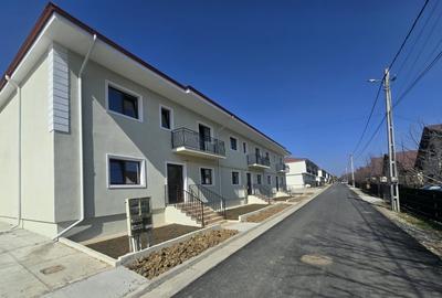 Apartament cu 3 camere semidecomandat în Lunca Cetățuii