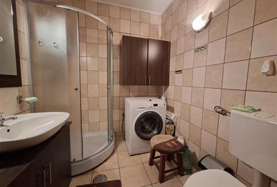 Casa 4 camere pivnita curte individuala Zona Lazaret - 11
