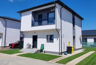 Casă de vânzare – 4 camere | Complex închis | Predare imediată - 1