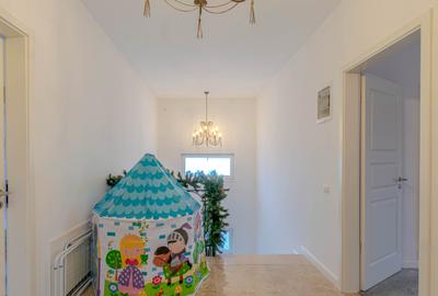 Locuinta construită pentru a fi locuită, nu doar admirată, complet mobilata - 46