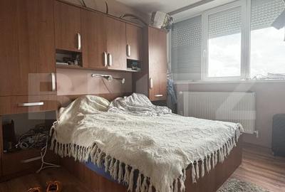 Apartament cu 3 camere decomandat, mobilat în Torontalului