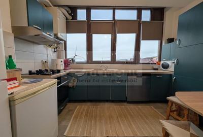 Apartament cu 3 camere semidecomandat în Cug