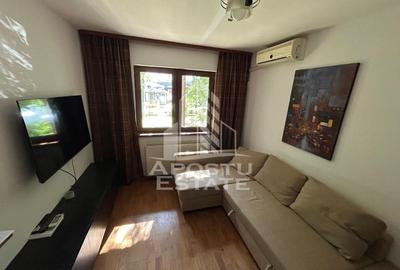 Apartament cu 3 camere decomandat, mobilat în Dacia