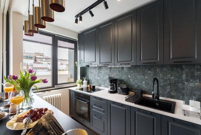 O Vacanță Permanentă în Inima Capitalei, Magheru/Bălcescu - 21