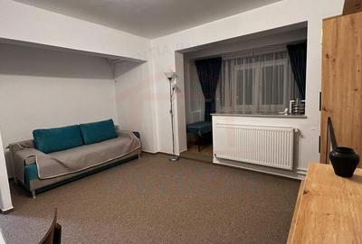 Apartament cu 2 camere decomandat, mobilat în Central