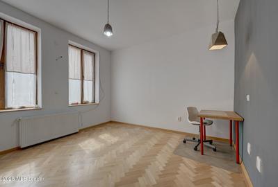 In Cartierul Evreiesc, casa 3 camere pivnita si mansarda open space. - 8