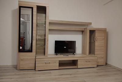 Apartament cu 3 camere semidecomandat, mobilat în Eroii Revoluției