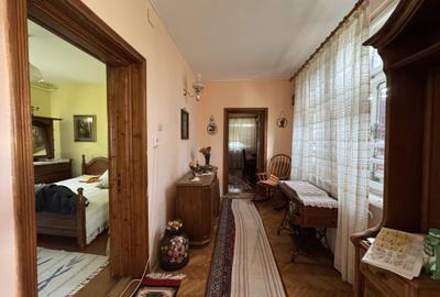 Vila P+M si ANEXA cu GARAJ, T = 1150 mp, D=28 m, Slatioara, zona centrala - 12