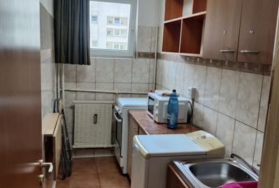 Închiriere Garsonieră 34 mp, decomandată, Titan – bloc reabilitat, etaj 8/9 - 4