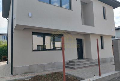 Casa individuala  P+1+Pod - 350 mp teren-STR.SCOLII - 40