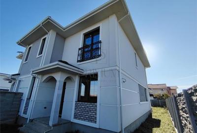 Duplex cu 5 camere în Moșnița Nouă