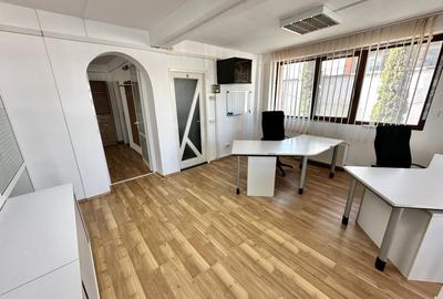 Casă individuală cu 5 camere în Cetate