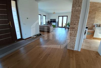 Casa individuala cu 6 camere, arhitectura moderna si finisaje premium - 2