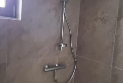 Reședință Modernă cu Finisaje Distinse - 11