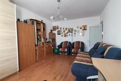Apartament cu 2 camere decomandat în E3