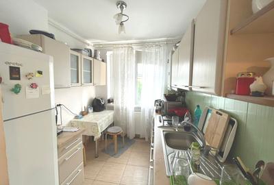 Apartament cu 2 camere semidecomandat, mobilat în Cugir