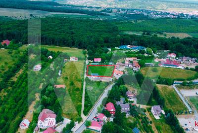 Teren intravilan 2000 mp - Tocile, vedere panoramică spre munte și pădure - 3