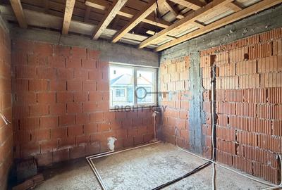 Casa P+1, 4 cam, 350mp teren, toate utilitatile, la rosu! Comision 0% - 12