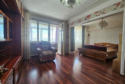 Apartament cu 3 camere decomandat în Brâncoveanu