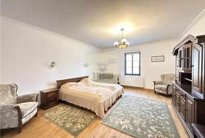 Casa ultracentrala complet renovata 6 camere 3 bai Cisnadioara - 14