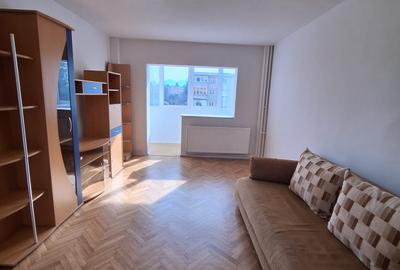 Apartament cu 3 camere decomandat, mobilat în Astra