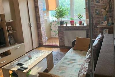 Apartament cu 3 camere decomandat, mobilat în Soarelui