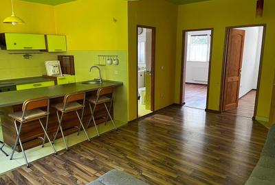 3 camere in bloc tip vila si curte, parcare 2 masini - 3