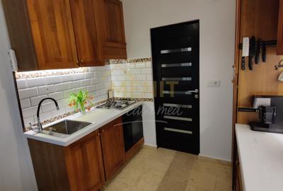 Apartament decomandat zona nord etaj 2 - 4